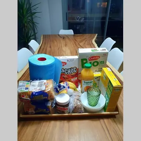 Nouveau T3, 81 M2 Entierement Renove Lägenhet *