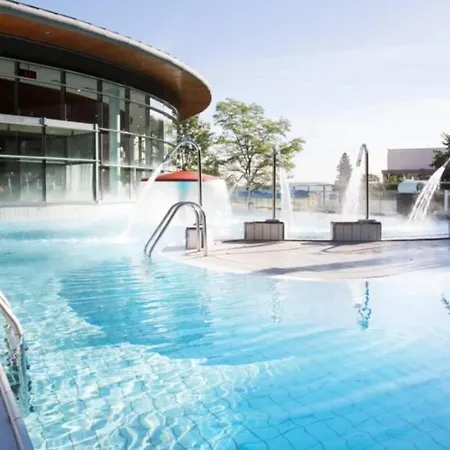 Nouveau T3, 81 M2 Entierement Renove Lägenhet *